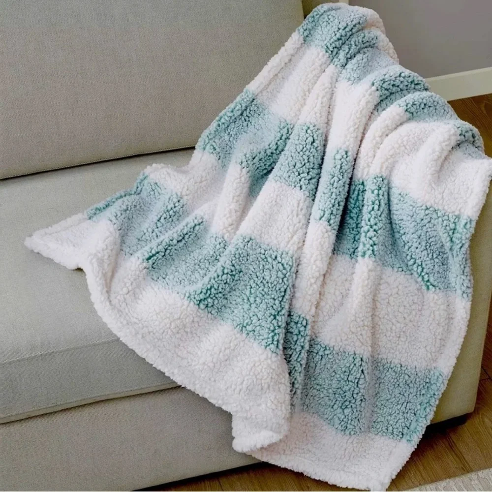 NEW Alpine Valley Cozy Sherpa Throw, 50